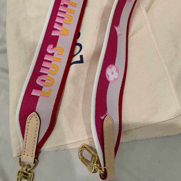 Louis Vuitton Pink and Cream Crossbody Strap - Picture 4 of 9